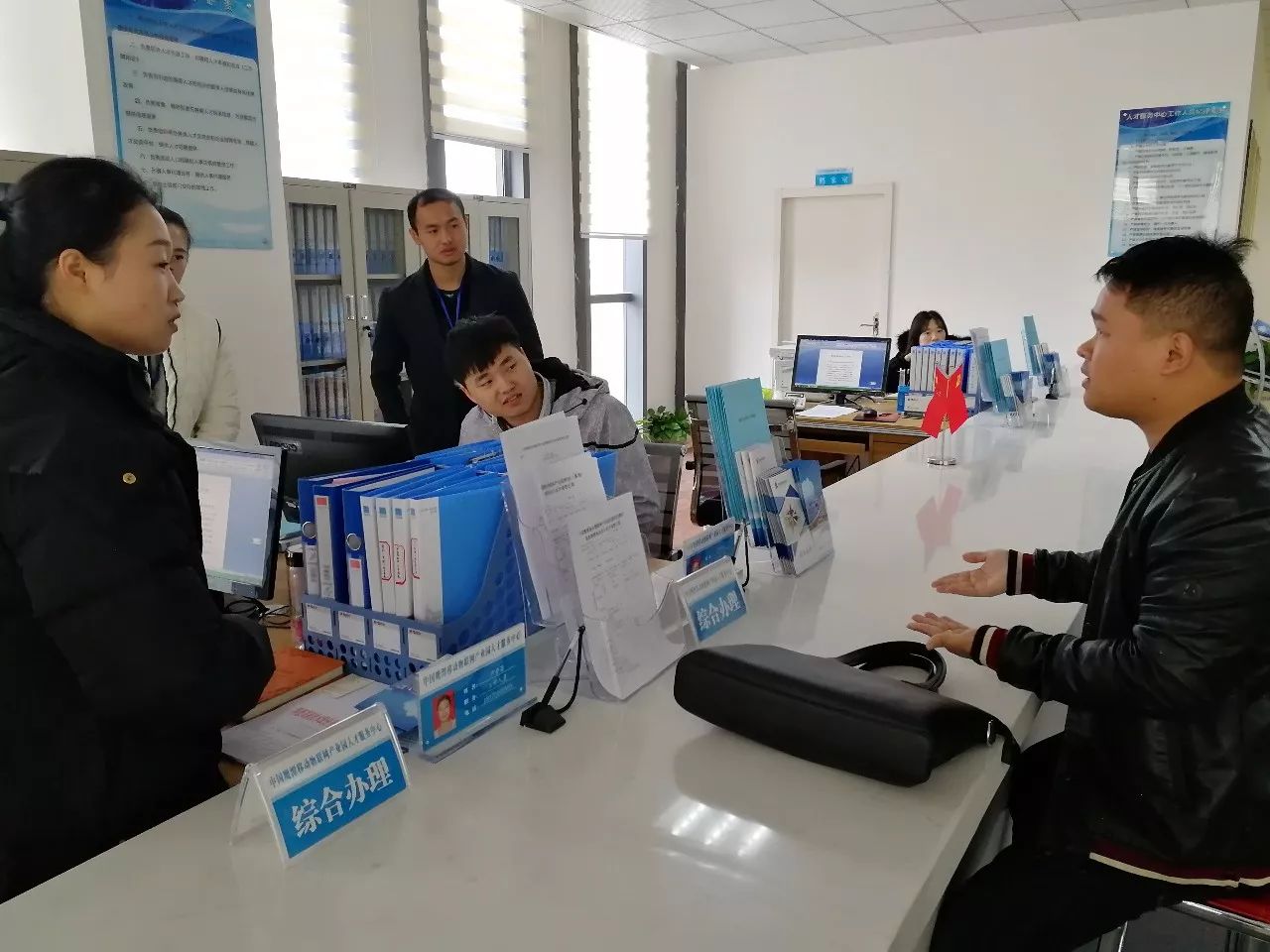 科技賦能創(chuàng)新——江西省委組織部副部長徐忠一行考察鷹潭頤高移動物聯(lián)網(wǎng)創(chuàng)業(yè)園科技中介服務